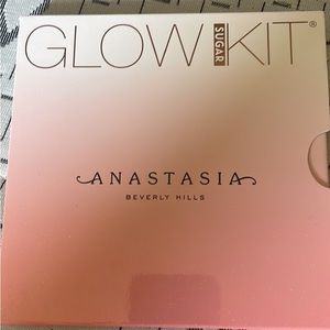 Anastasia Beverly Hills glow kit